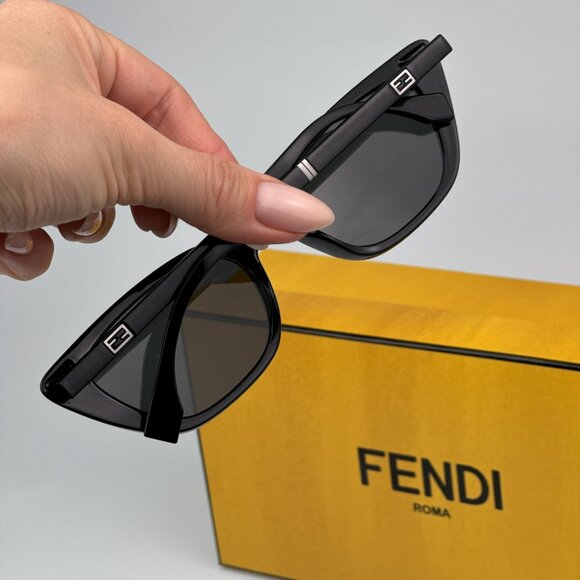 Fendi FE40089I 01C FOLDING BRAND NEW Sunglasses Black Mirror Pattern Women - Picture 4 of 12